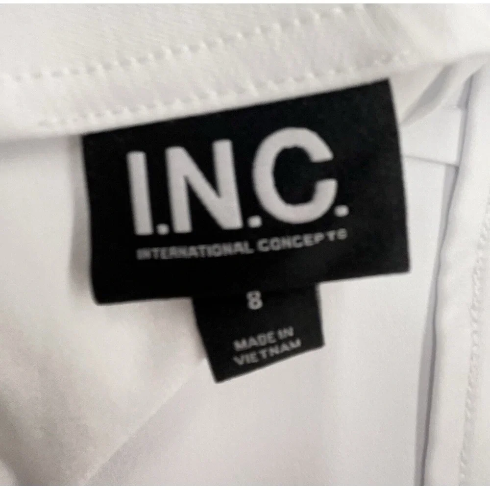 INC Skort Shorts 8 White Faux Wrap Gold‎ Buckle Stretch Tennis Golf Preppy